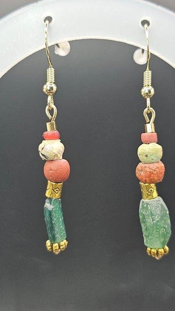 Oud-Romeins, Keizerrijk Faience Oude parels worden gebruikt