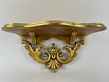 Wanddecoratie - Frankrijk - Een vergulde wandconsole