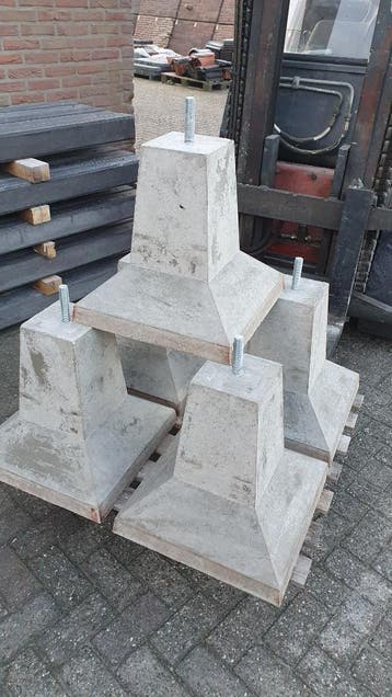 Extra Zware Betonpoeren met voet M24 of 4xM12  Aanbieding !!, Doe-het-zelf en Verbouw, IJzerwaren en Bevestigingsmiddelen, Ophalen