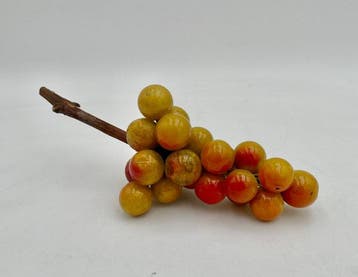 sculptuur, RARE & SUBLIME ALABASTER GRAPES & REAL VINE TRUNK, Nieuw