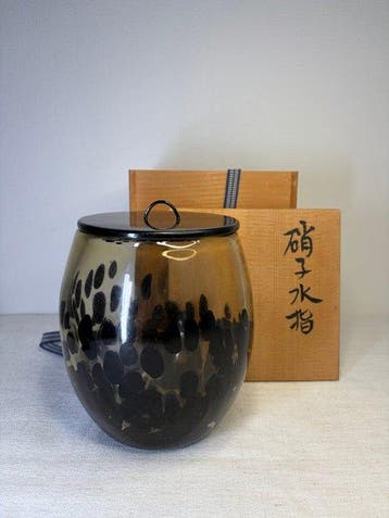 Japanse glazen Mizusashi door Itoko Iwata – Gesigneerd – Met