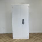 brandwerende kluis /  kast vv 4 legborden en sleutel, Huis en Inrichting, Brandblussers en Brandkasten, Ophalen of Verzenden, Gebruikt