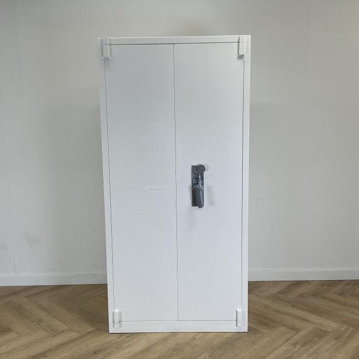 brandwerende kluis /  kast vv 4 legborden en sleutel, Huis en Inrichting, Brandblussers en Brandkasten, Gebruikt, Ophalen of Verzenden