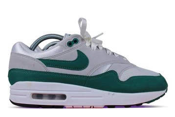 Nike Air Max 1 Anniversary Evergreen Aura • 41, Kleding | Heren, Schoenen, Ophalen of Verzenden, Nieuw, Nike, Sneakers of Gympen