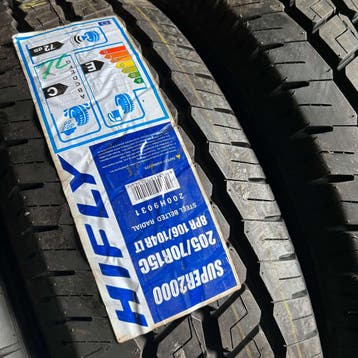 2 x Hifly 205-70-15 C Zomerbanden Nieuw, Auto-onderdelen, Banden en Velgen, Bestelwagen, 15 inch, Nieuw, Band(en)