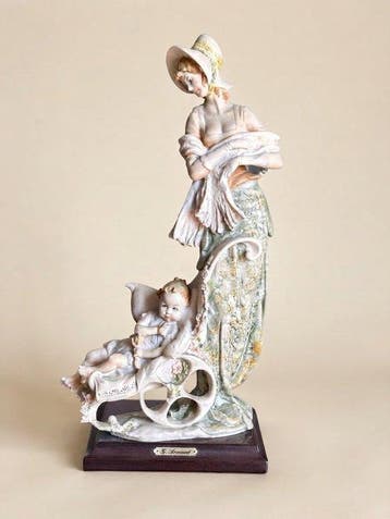 Florence - G. Armani - sculptuur, maternità - 34 cm -