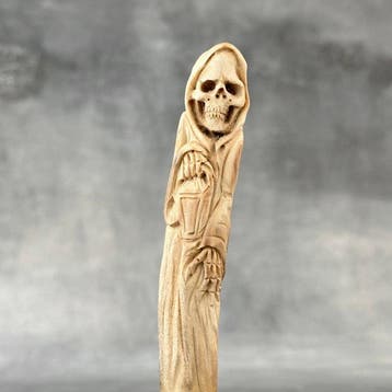 Snijwerk, NO RESERVE PRICE - A Grim Reaper Carving from a, Antiek en Kunst