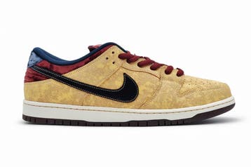 SALE! Nike SB Dunk Low | Maat 49,5 | City Of Cinema, Nike, Nieuw, Ophalen of Verzenden, Sneakers of Gympen