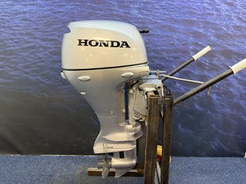 “ Honda 15 pk | Buitenboordmotor | Kortstaart |Nieuwstaat! “, Watersport en Boten, Buiten- en Binnenboordmotoren, 10 tot 30 pk