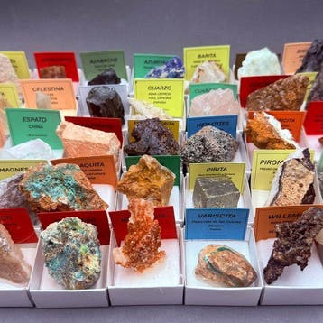 Mineralencollectie- 2000 g - (35)