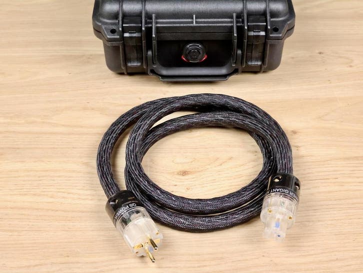 Kimber Kable UHDXK QS Power Gigant X38R highend audio power, Audio, Tv en Foto, Audiokabels en Televisiekabels, Overige kabels