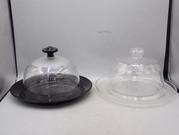 Boterschotel (2) - Two cheese domes and their underplates -