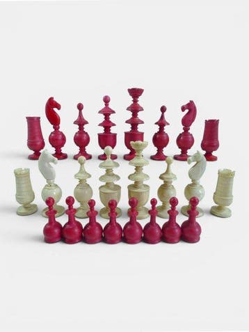 Jeu déchecs en os type Regence café de Paris en coffret