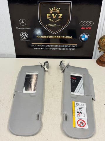 Tesla Model 3 4x4 zonneklepset rechts en links bj.2019, Gebruikt