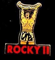 Rocky II pin- met rode letters, Verzamelen, Speldjes, Pins en Buttons, Verzenden, Nieuw, Figuurtje, Speldje of Pin