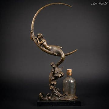 Beeld, Bronzen zeemeermin sculptuur op marmeren sokkel - 65
