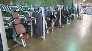 Mooie set  55x Technogym kracht selection line Element line, Ophalen, Gebruikt, Benen