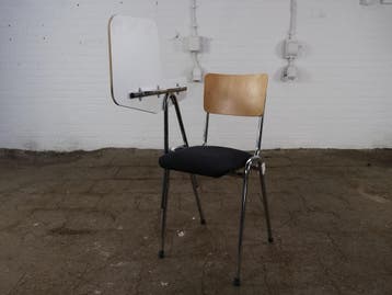 Kantinestoel met klaptafel zwart gestoffeerd beuken rug, Verzenden, Gebruikt, Hout