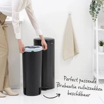 Brabantia NewIcon pedaalemmer 30L Matt Black – Outlet, 50 – 75, Kunststof, Met pedaal, Verzenden