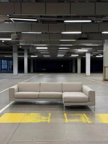 Design on Stock Aikon | Hoekbank | NIEUWSTAAT + Garantie, Huis en Inrichting, 250 tot 300 cm, Ophalen of Verzenden, Zo goed als nieuw
