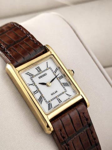 Seiko - Solar - Ref.V115-0BD0 - Tank Style Case - Roman