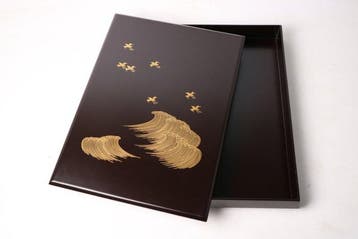 Zohiko Kyoto lakendoos met gouden maki-e Waves and Plovers