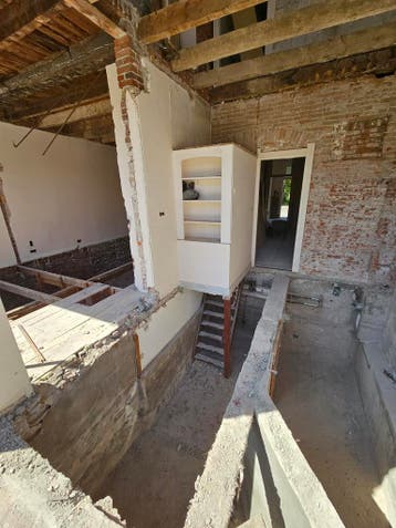Sloopwerk vloeren badkamers keukens plafonds alles strippen, Sloopwerk buiten