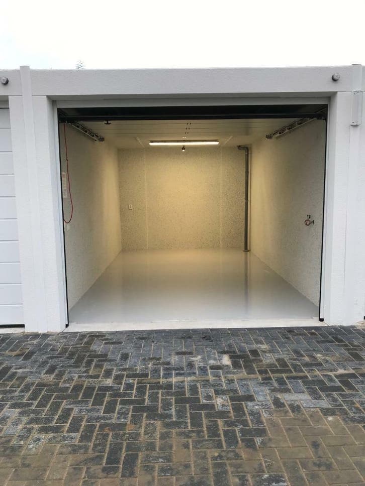 Garagebox / Bedrijfsruimte  Tilburg Te Huur, Huizen en Kamers, Garages en Parkeerplaatsen, Noord-Brabant