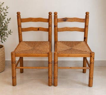 Stoel - Eik - Een paar stoelen van gedraaid hout en stro