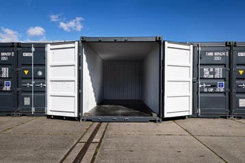 Opslag voorraad en gereedschap nabij Almere, Opslag