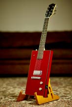 Gretsch Electromatic Bo Diddley mini G1850 | Candy Apple Red, Muziek en Instrumenten, Snaarinstrumenten | Gitaren | Elektrisch