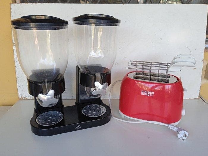 Bialetti e Altro - Ontbijtservies (2) - Plastic, Metaal, Antiek en Kunst, Antiek | Keukenbenodigdheden