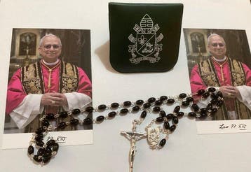 Paus Leone XIV - Rozenkrans bij de audiëntie - Gezegend en