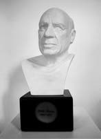 Goebel Artis Orbis - Beeldje, Pablo Picasso - 27 cm -