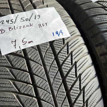 2 x Bridgestone Blizzak 245-50-19 RFT Winterbanden 7,5mm, 19 inch, Band(en), Personenwagen, Gebruikt