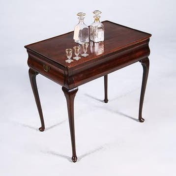 Hollandse wandtafel of theetafel 18e eeuw  met aan elke zijk, Ophalen of Verzenden