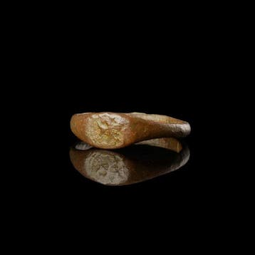 Middeleeuwen, kruisvaardersperiode Ring met Templierkruis