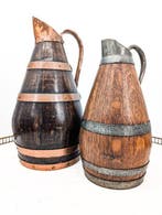 Kruik - Eik - Twee grote cider-/wijnkannen van hout en