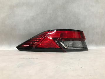 Toyota Corolla Cross 21+ linker achterlicht LED Europa, Verzenden, Gebruikt