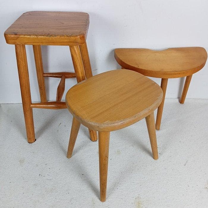 Kruk - Beuken - Drie krukjes / tafeltjes, Antiek en Kunst, Kunst | Designobjecten