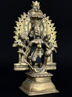 Durga doodt de demon Mahishasura - Brons - India - 17e eeuw