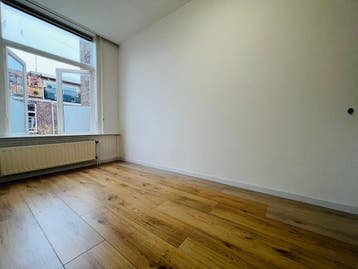 Te huur: Studio Johannes Camphuijsstraat in Den Haag, Den Haag, Zuid-Holland