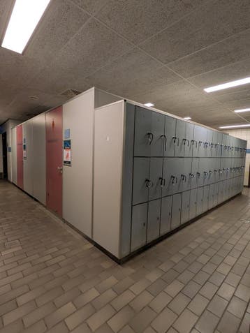 2x Grote kleedruimte met lockermodule, Nieuw