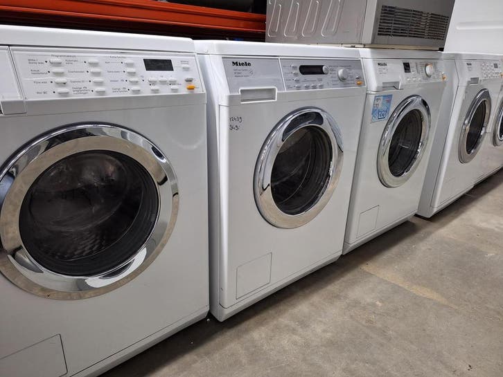 Wasmachine, Witgoed en Apparatuur, Wasmachines, 85 tot 90 cm, 1200 tot 1600 toeren, 6 tot 8 kg, Zo goed als nieuw, Voorlader, Energieklasse A of zuiniger