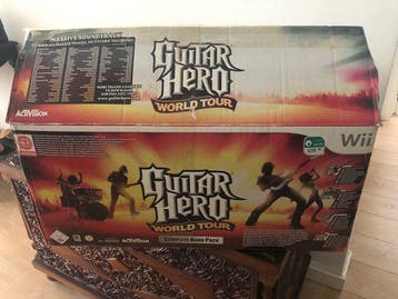 Nintendo, Activision - Wii Console Bundle & Guitar Hero, Nieuw