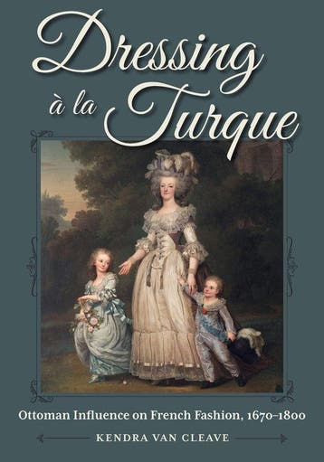 9781606354599 Costume Society of America- Dressing a La T..., Boeken, Verzenden, Nieuw, Kendra Van Cleave