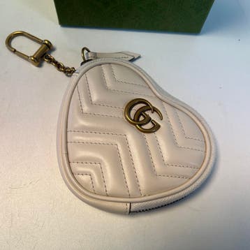 Gucci GG Marmont heart-shaped Coin Purse Wit | Portemonnee, Overige merken, Wit, Nieuw, Ophalen of Verzenden