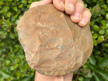 Prehistoric Kwartsiet Acheuléen Vuistbijl (Zonder