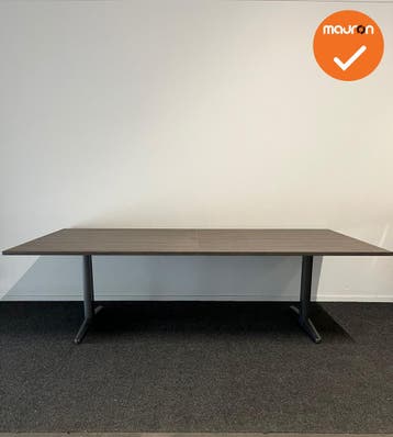 Ahrend Vergadertafel - Rechthoekig - 240x120cm - Oak Dark -, Vergader- of Presentatieruimte, Ophalen of Verzenden, Gebruikt, Tafel