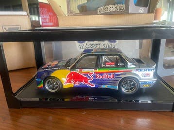 Otto Mobile 1:18 - Modelauto - BMW E30 V8 “Drift”, Nieuw